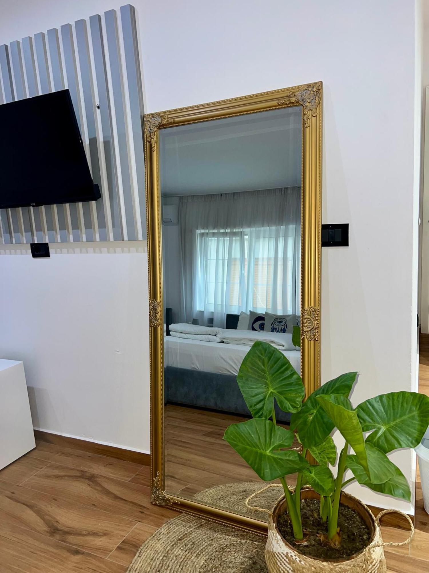Herta - Escape Hotel Durres